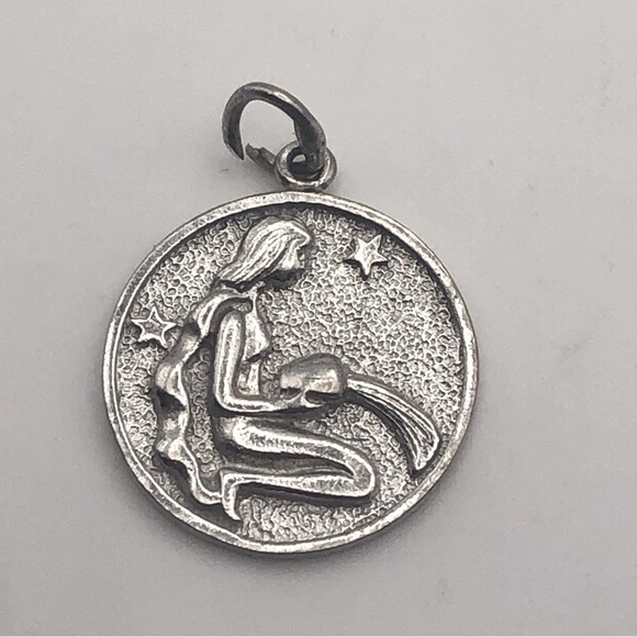 Vtg Sterling Silver Aquarius Horoscope Mini Charm Bracelet Charm - Picture 1 of 4